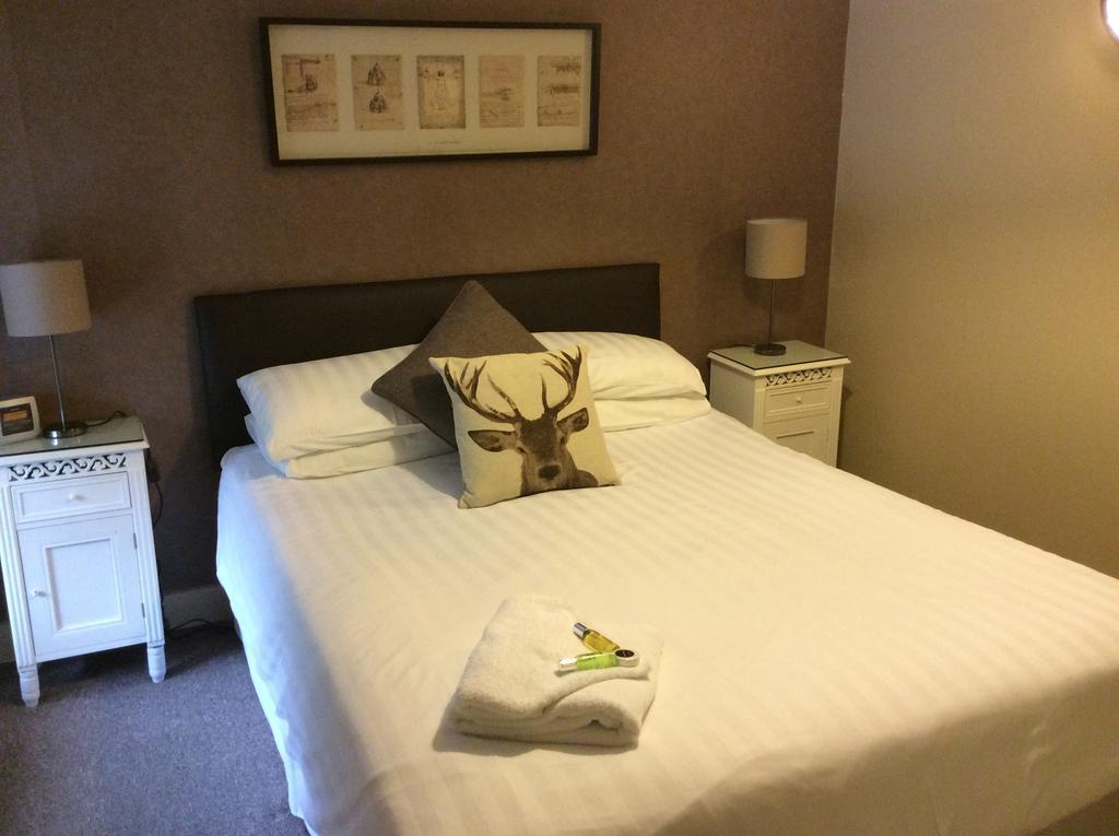 Hambro Arms Hotell Milton Abbas Rum bild