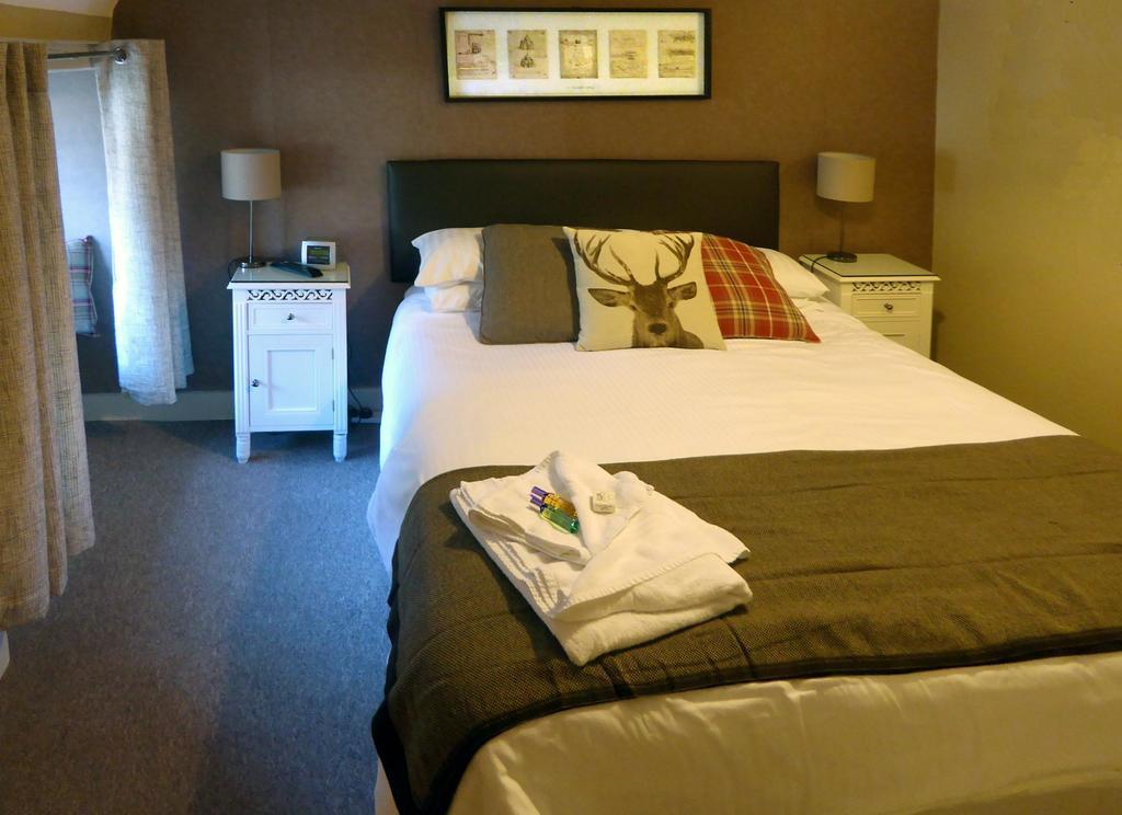Hambro Arms Hotell Milton Abbas Rum bild