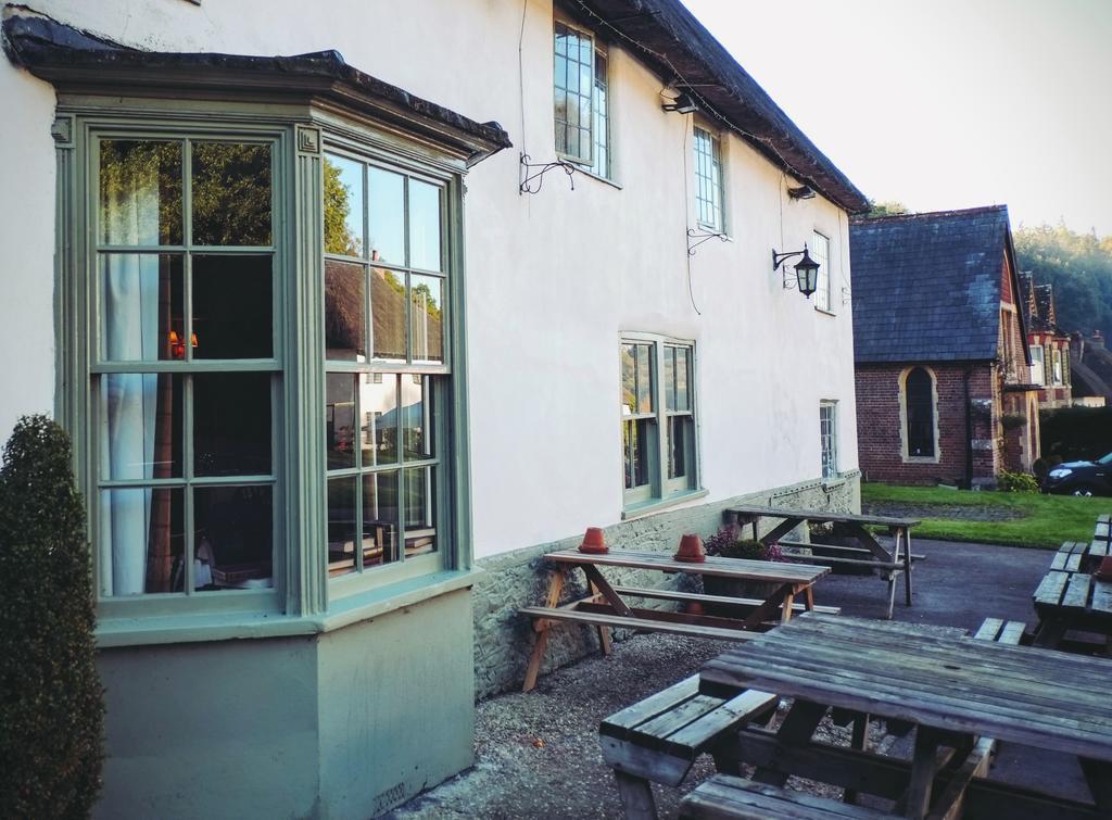 Hambro Arms Hotell Milton Abbas Exteriör bild