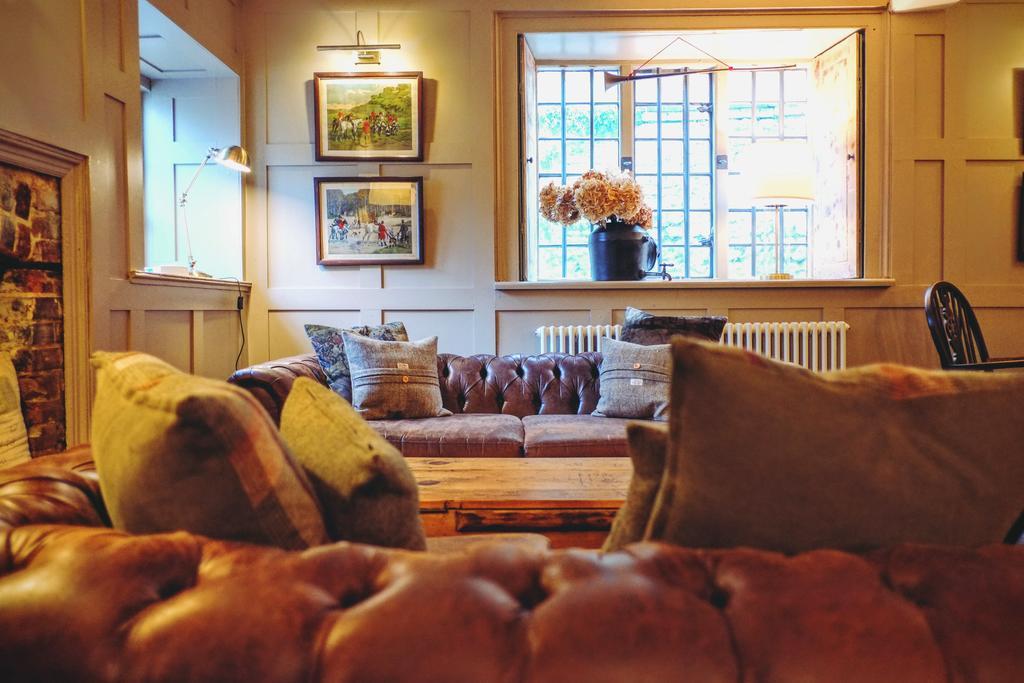 Hambro Arms Hotell Milton Abbas Exteriör bild