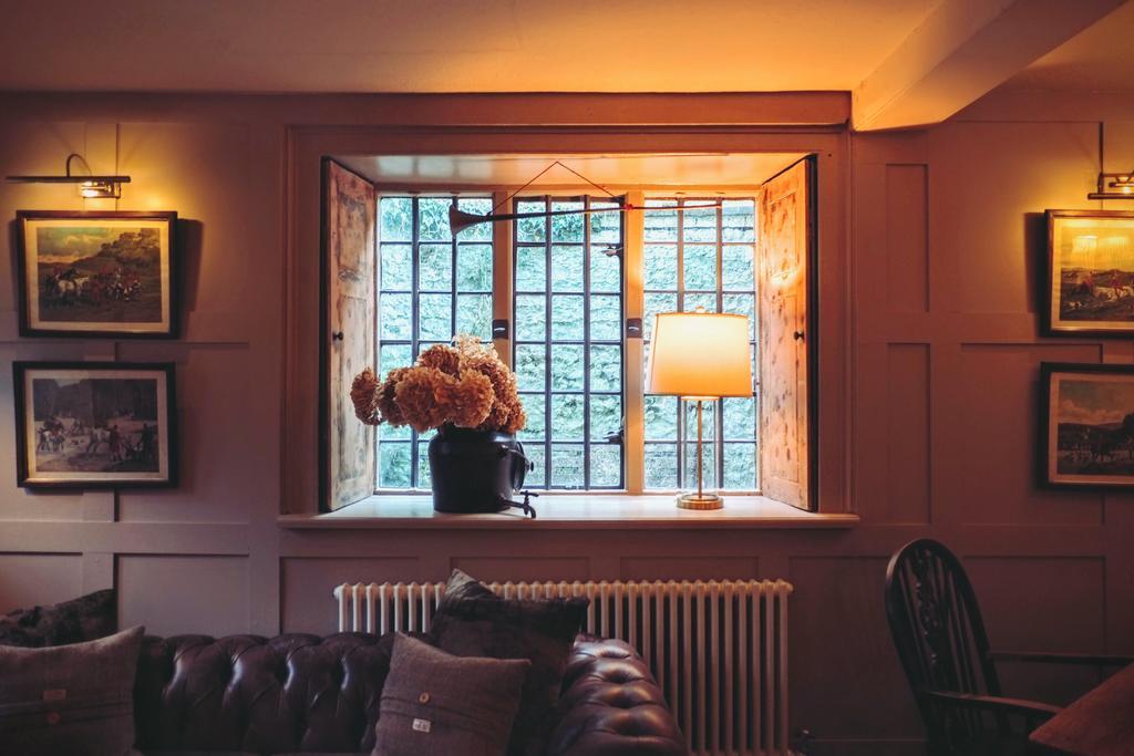 Hambro Arms Hotell Milton Abbas Exteriör bild
